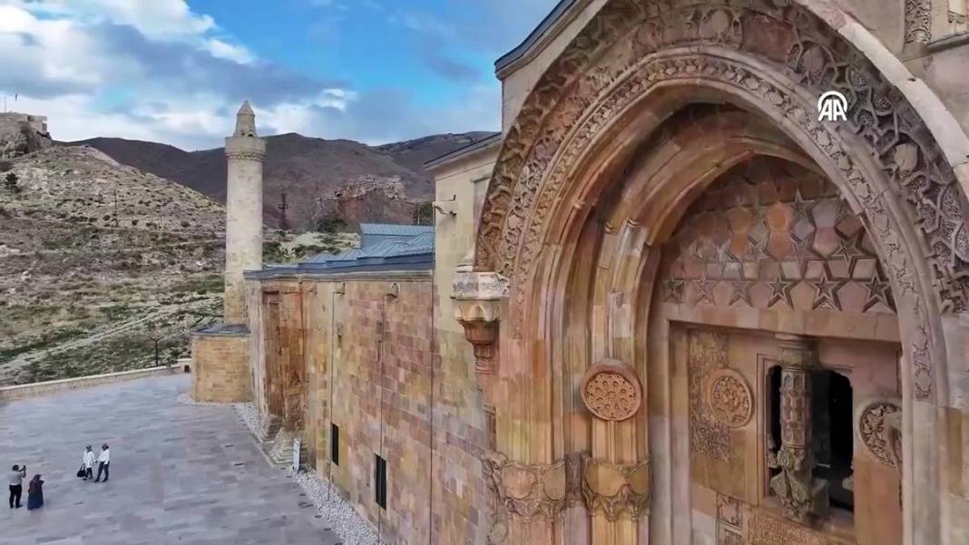 Bir dönemin akıl hastanesiydi: Ziyaretçi akını yaşanıyor! Aynı zamanda ibadethane, 9 yıllık restorasyon sona erdi 5